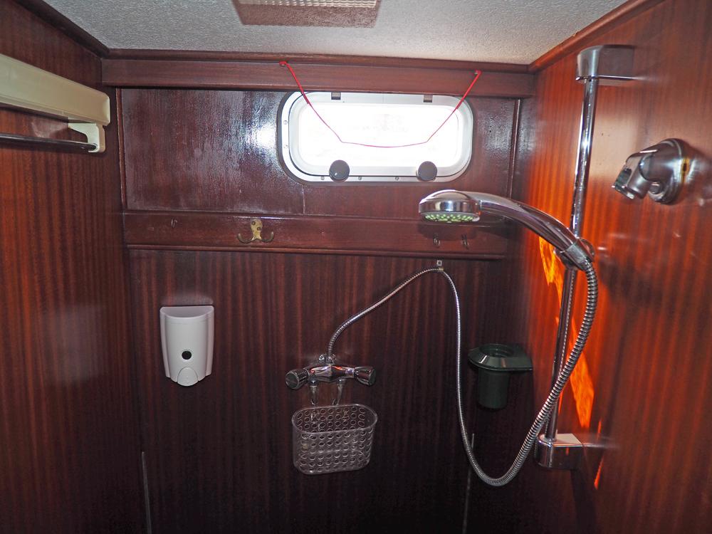 Fore ship, Accommodation